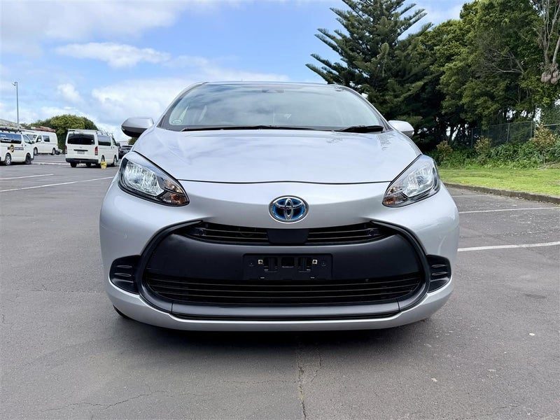 2021 Toyota Aqua Hybrid, photo 2