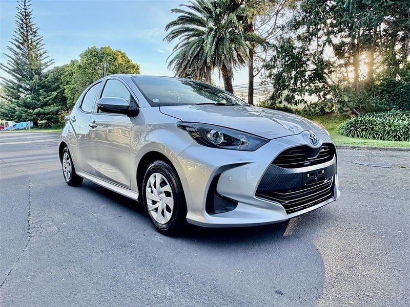 2022 Toyota Yaris Hybrid X | Safety Sense | Modern