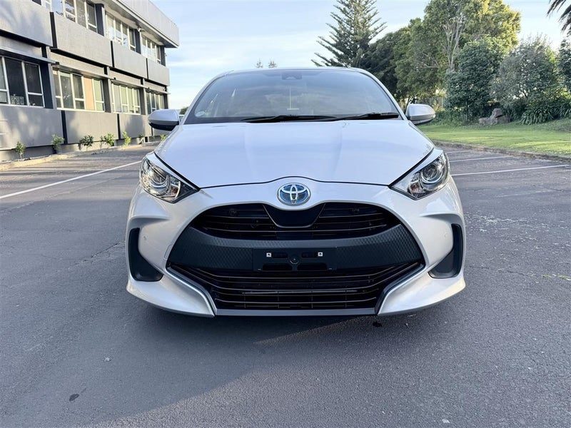 2022 Toyota Yaris Hybrid X | Safety Sense | Modern, photo 2