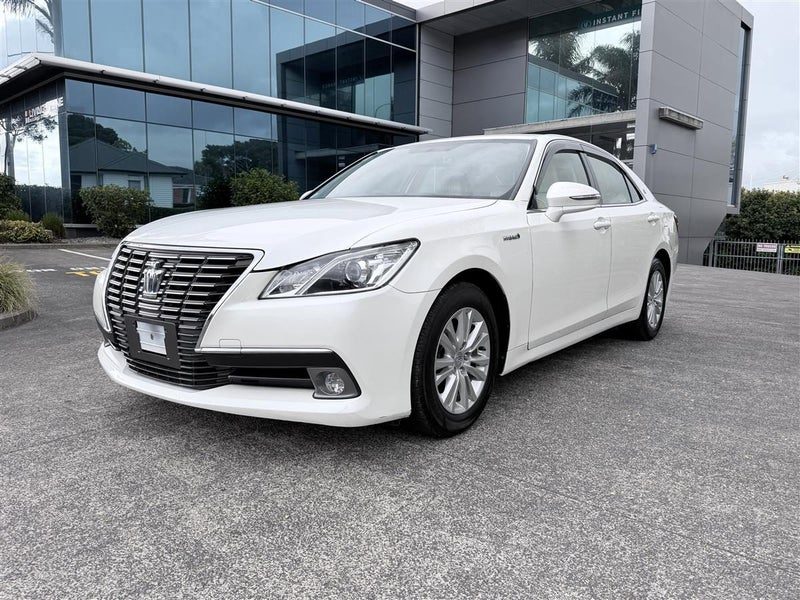 2013 Toyota Crown Hybrid Royal Saloon | 74k, photo 3