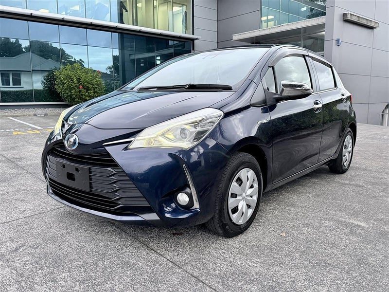 2017 Toyota Vitz Hybrid Juwela | 87,000km, photo 3