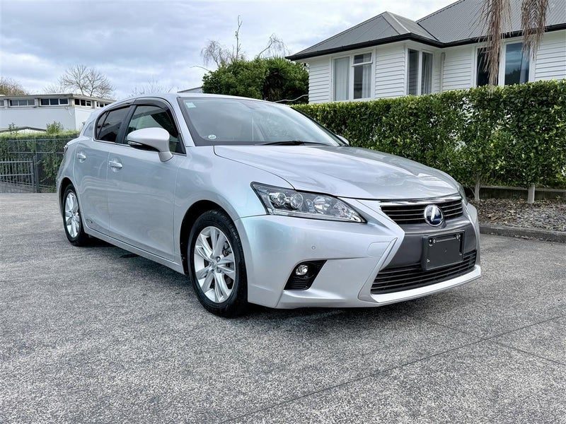 2014 Lexus CT 200h Version C | Hybrid | 99k