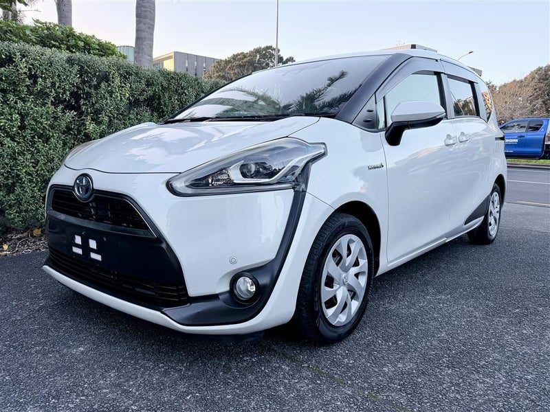 2015 Toyota Sienta Hybrid G | 7 Seater | Pearl, photo 3