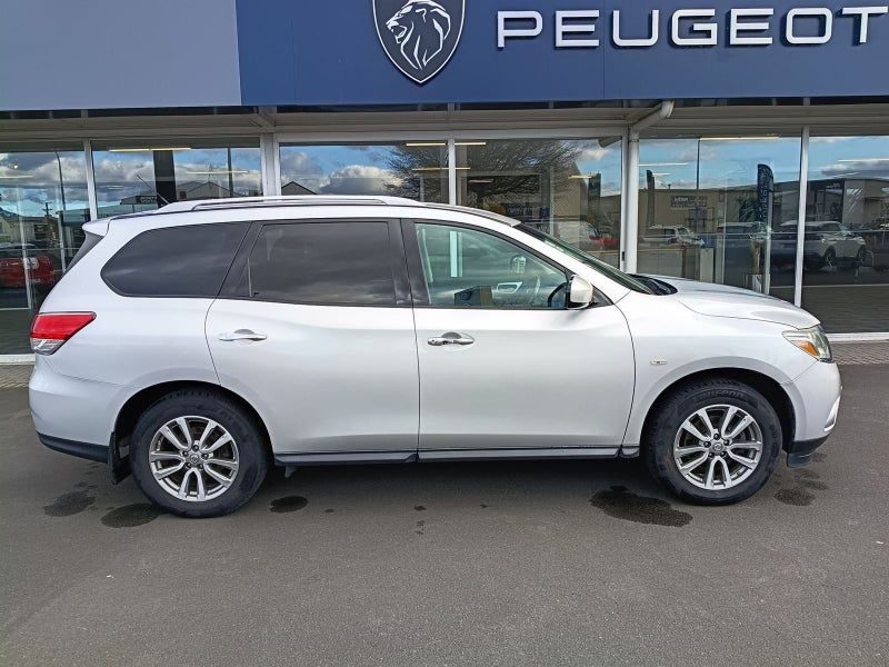 2015 Nissan Pathfinder ST AWD, photo 3