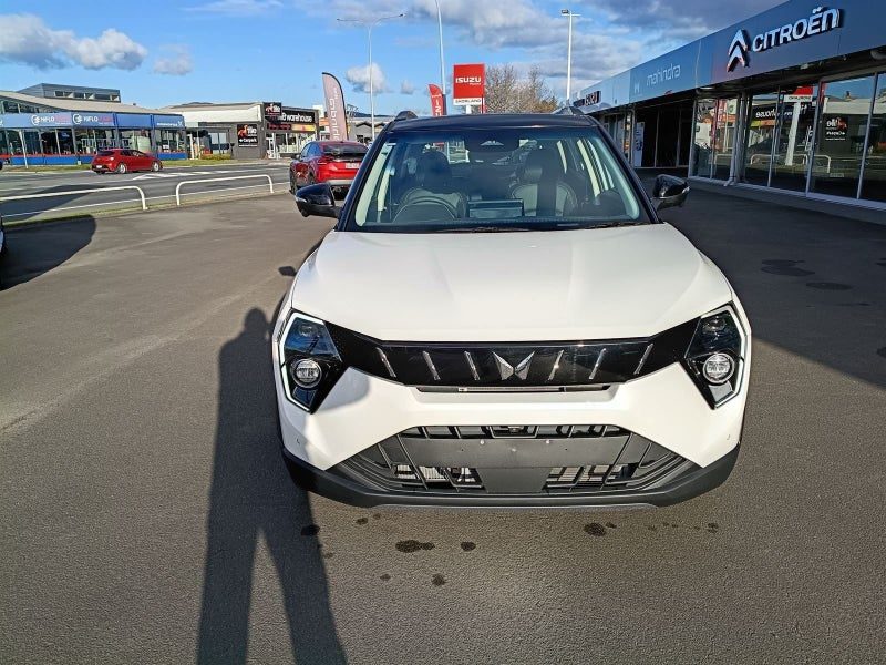 2026 Mahindra XUV 3XO AX7L, photo 2