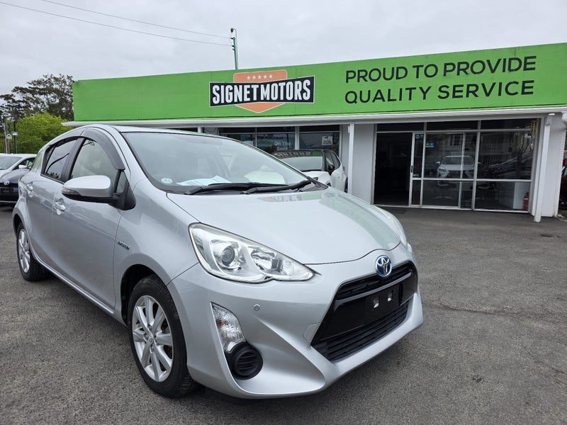 2015 Toyota Aqua Hybrid! S! R. Camera!