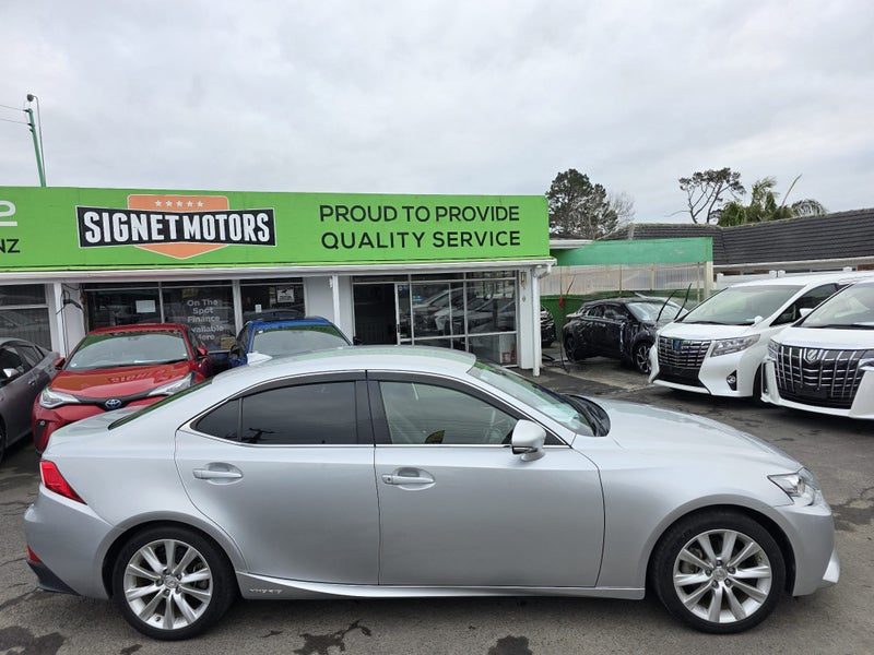 2015 Lexus IS 300h Hybrid! L! Radar!, photo 2
