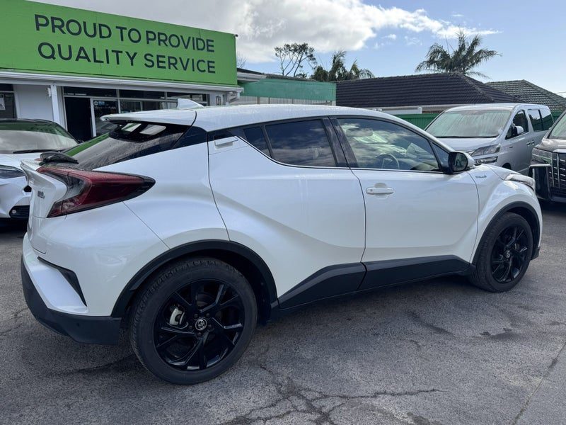 2019 Toyota C-HR G NERO, Hybrid, Warranty!, photo 2
