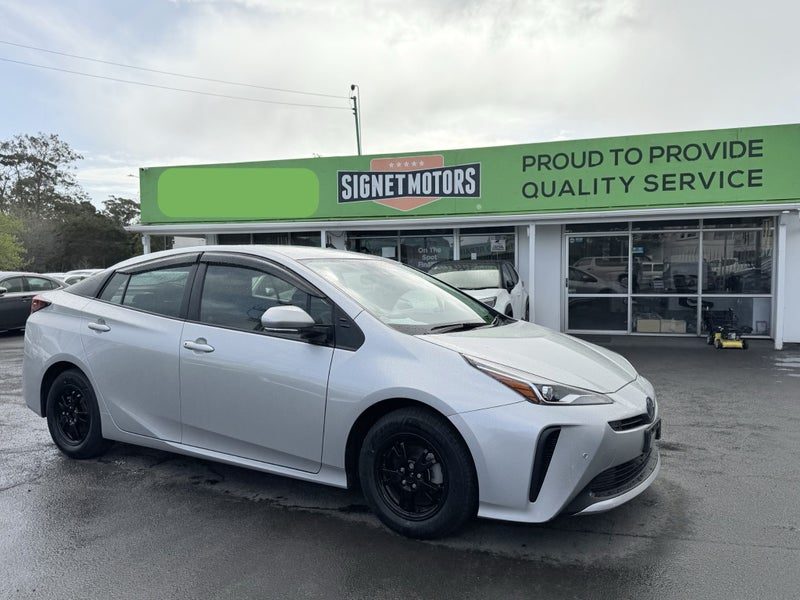 2021 Toyota Prius Hybrid! S! Radar!