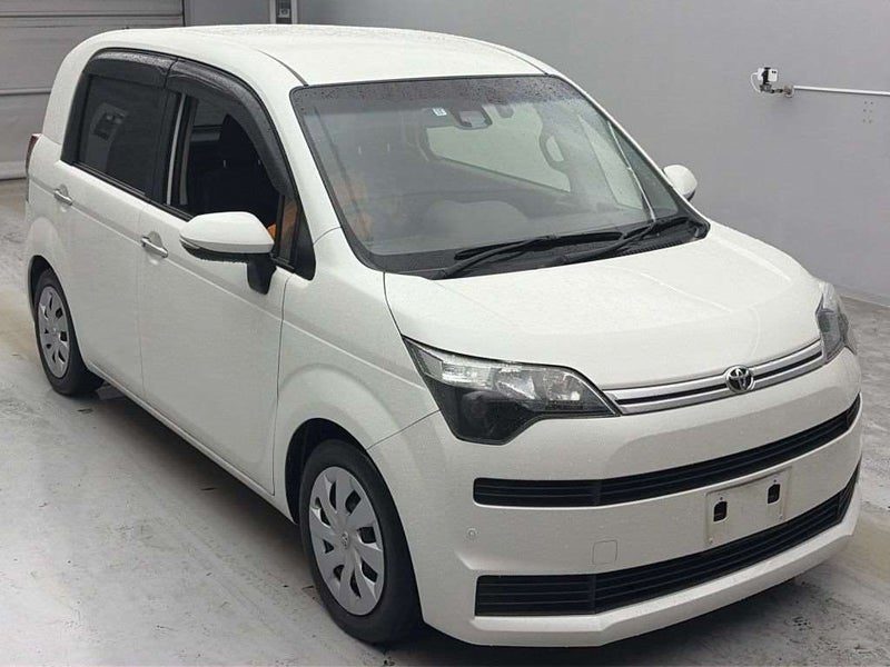 2017 Toyota Spade Disability! LOW KM! (in transit)