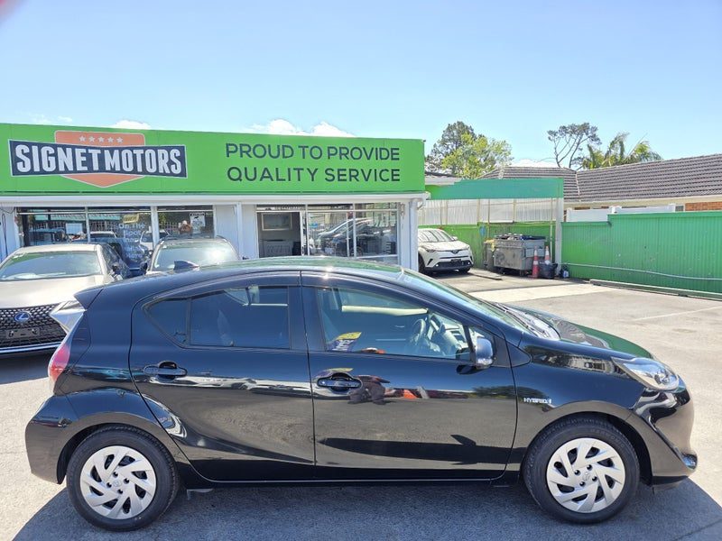 2017 Toyota Aqua Hybrid! G! Leather!, photo 2