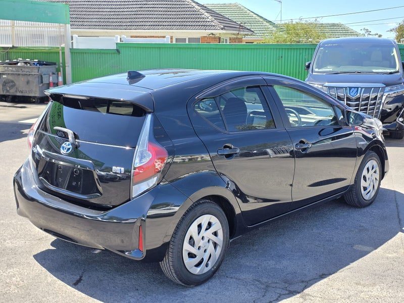 2017 Toyota Aqua Hybrid! G! Leather!, photo 3