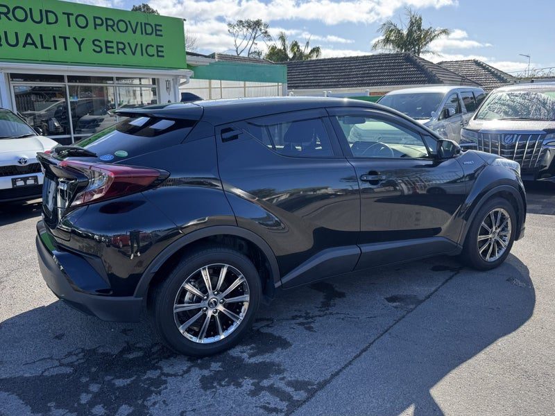 2018 Toyota C-HR S, Hybrid, Warranty!, photo 2
