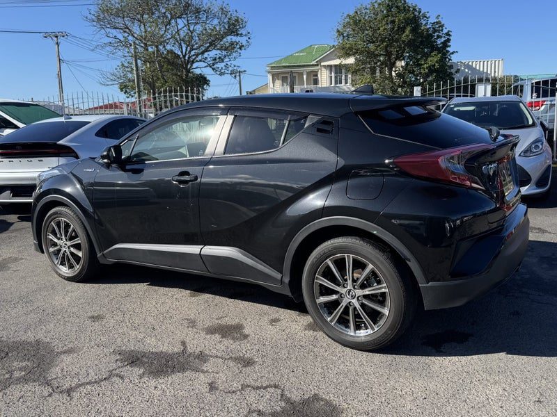 2018 Toyota C-HR S, Hybrid, Warranty!, photo 3
