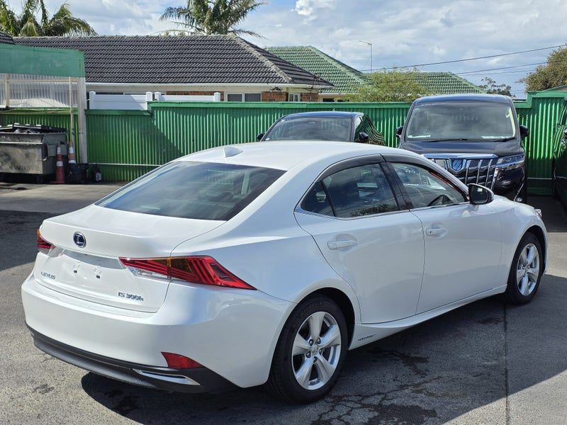 2020 Lexus IS 300h Hybrid! Radar!, photo 3