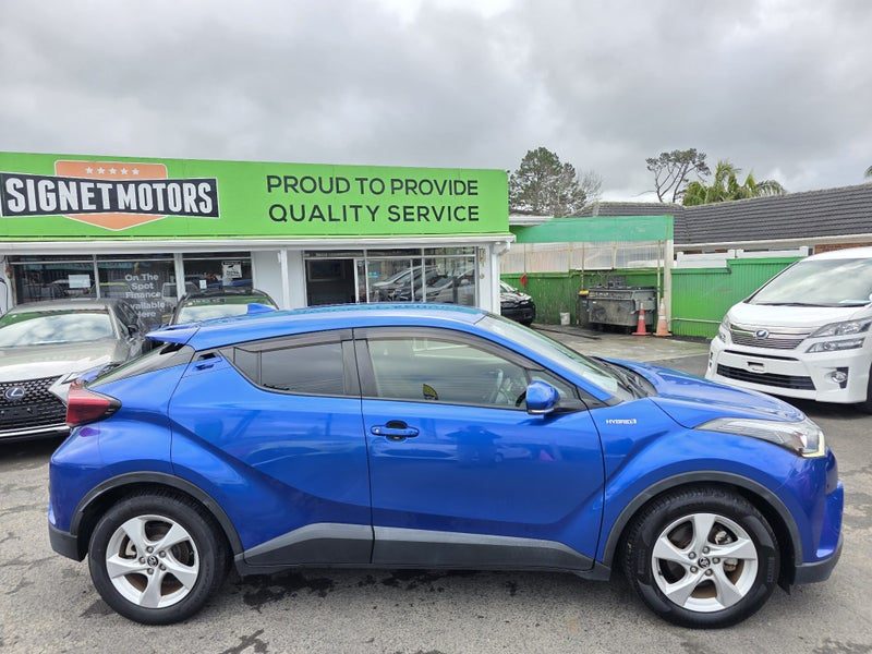 2018 Toyota C-HR S, Hybrid, Warranty!, photo 2
