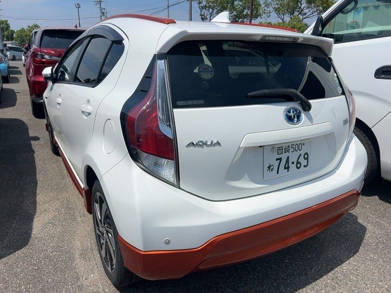 2016 Toyota Aqua Hybrid! X-URBAN!, photo 2