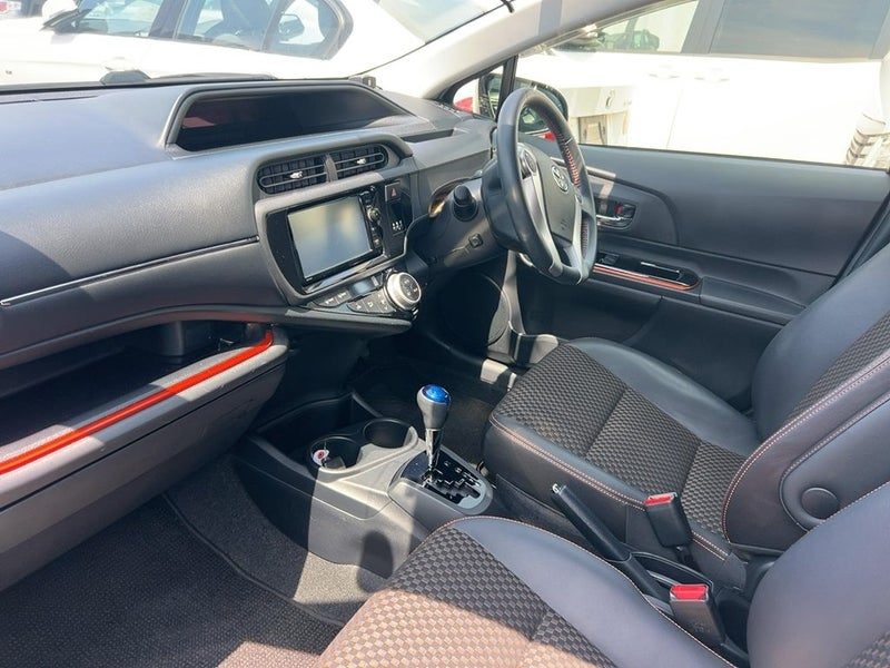 2016 Toyota Aqua Hybrid! X-URBAN!, photo 3