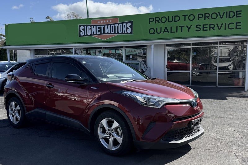 2018 Toyota C-HR S, Hybrid! New tyres!