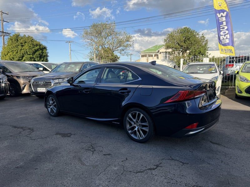 2016 Lexus IS 300h Hybrid! Radar!, photo 2