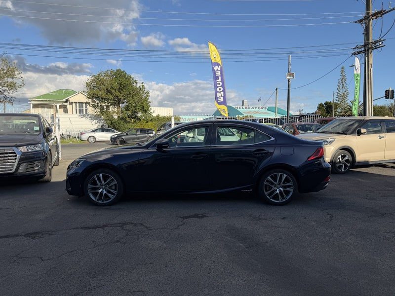 2016 Lexus IS 300h Hybrid! Radar!, photo 3