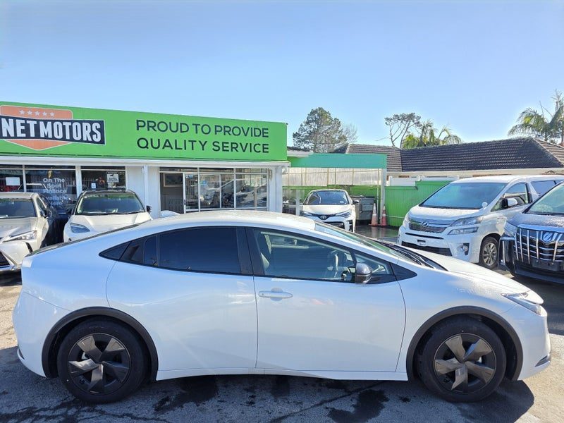 2024 Toyota Prius U! Radar! New Shape!, photo 2