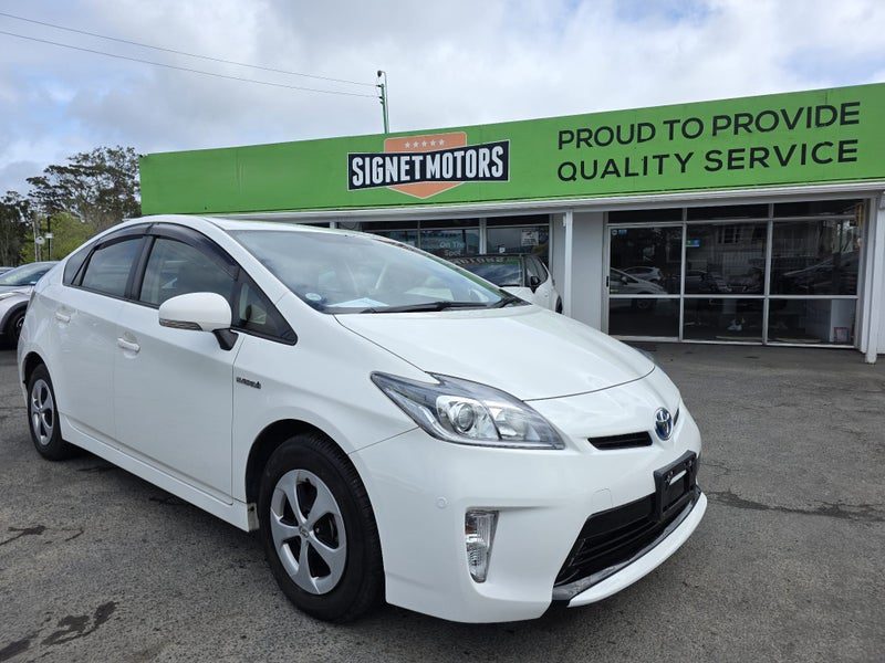 2015 Toyota Prius Hybrid! S!