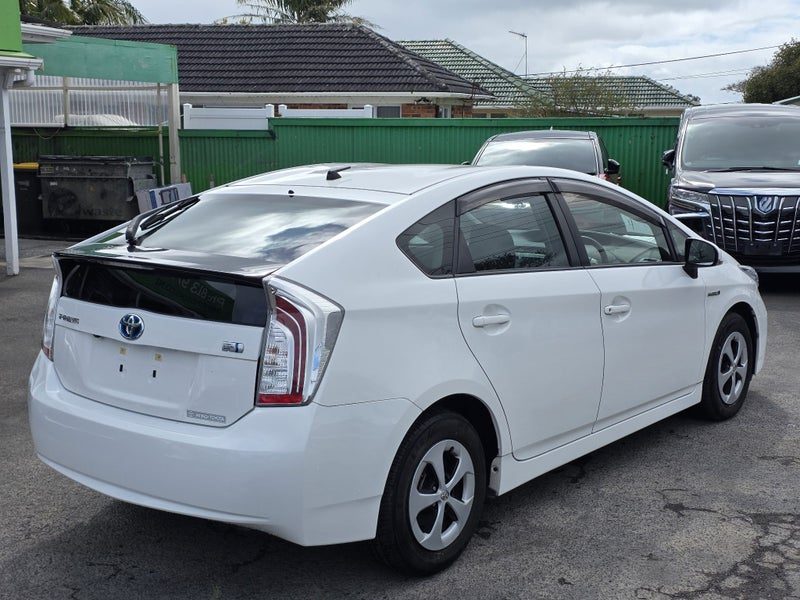 2015 Toyota Prius Hybrid! S!, photo 3