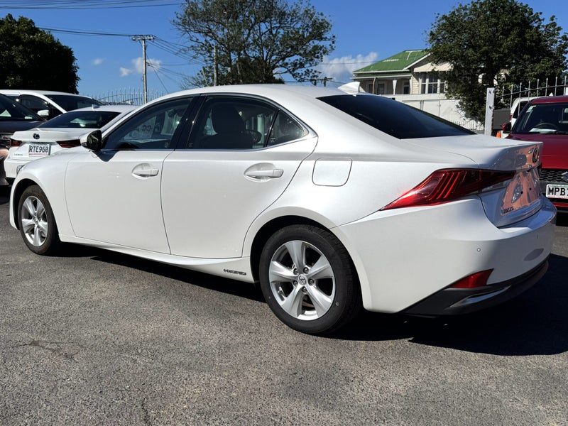 2019 Lexus IS 300h Hybrid! Radar! L!, photo 3