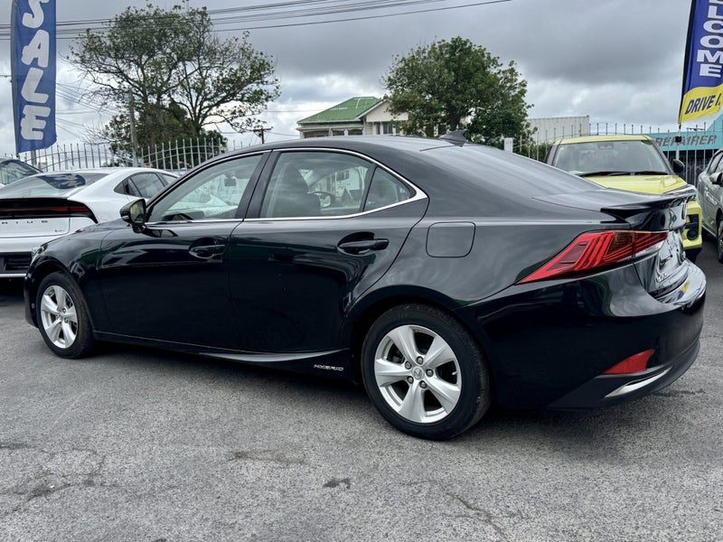 2016 Lexus IS 300h Hybrid! Radar!, photo 3