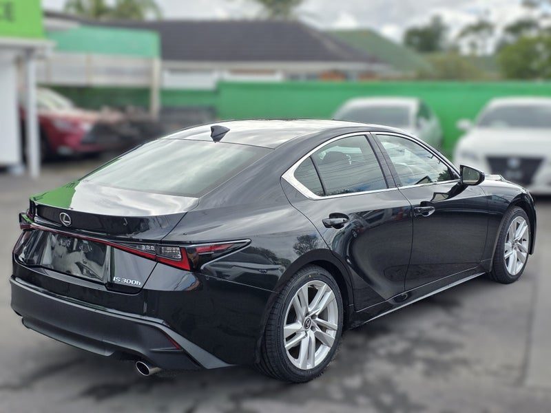 2023 Lexus IS 300h Hybrid! Radar! New tyres!, photo 3
