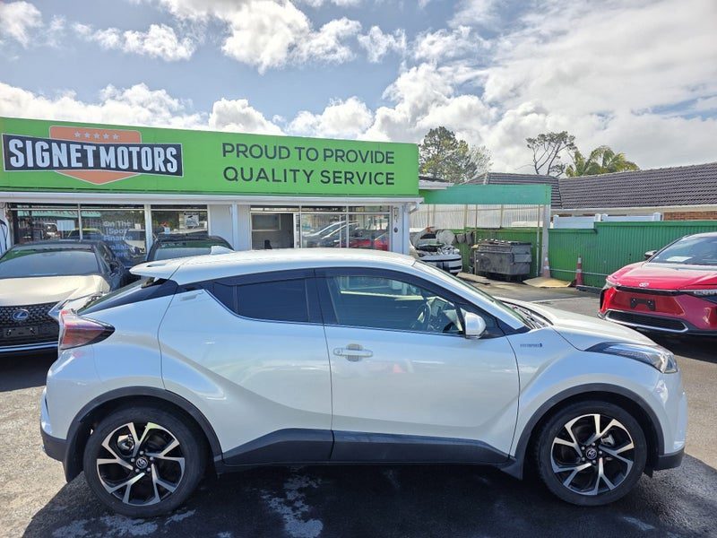2017 Toyota C-HR G, Hybrid, Warranty!, photo 2