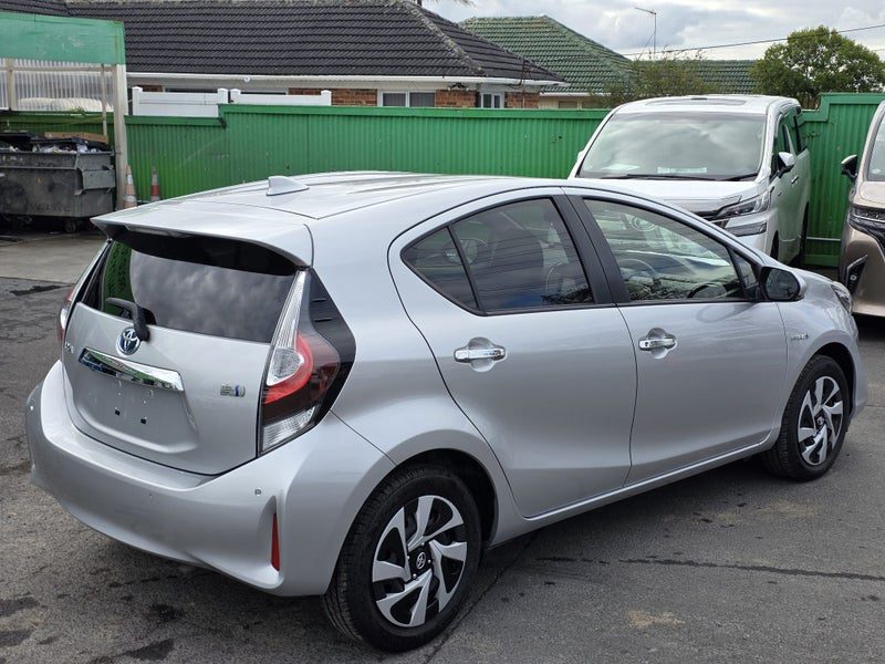 2020 Toyota Aqua Hybrid! S!, photo 3