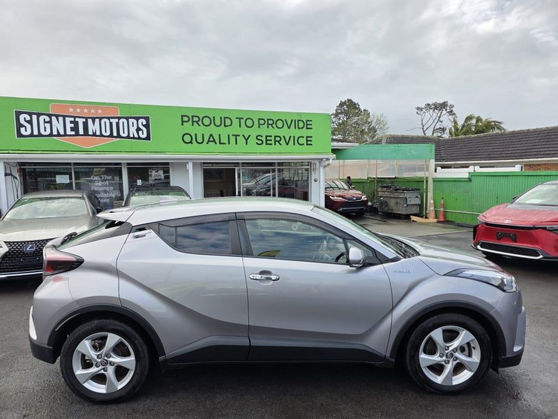 2018 Toyota C-HR S, Hybrid, Warranty!, photo 2