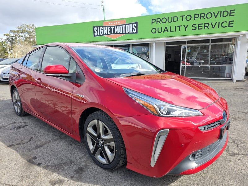 2019 Toyota Prius Hybrid! A! Radar! Leather!