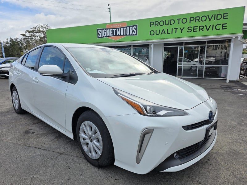 2021 Toyota Prius Hybrid! S! Radar!