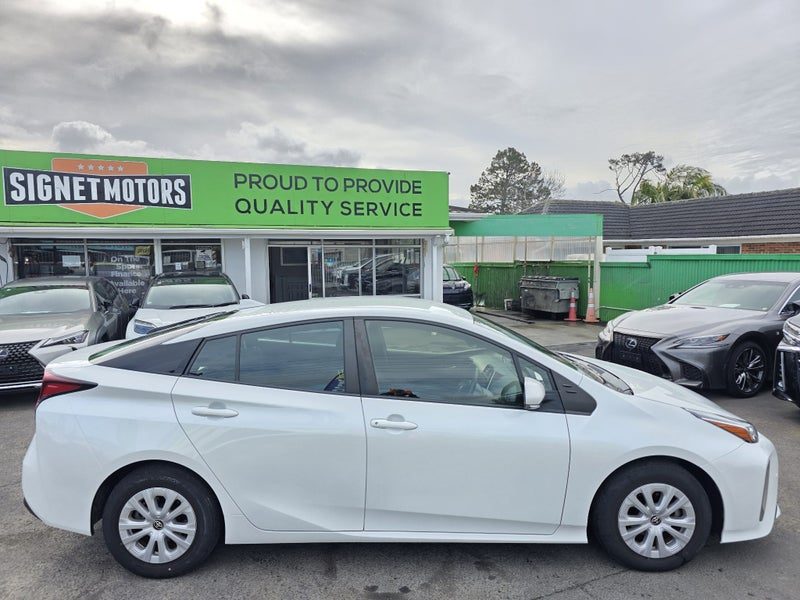 2021 Toyota Prius Hybrid! S! Radar!, photo 2