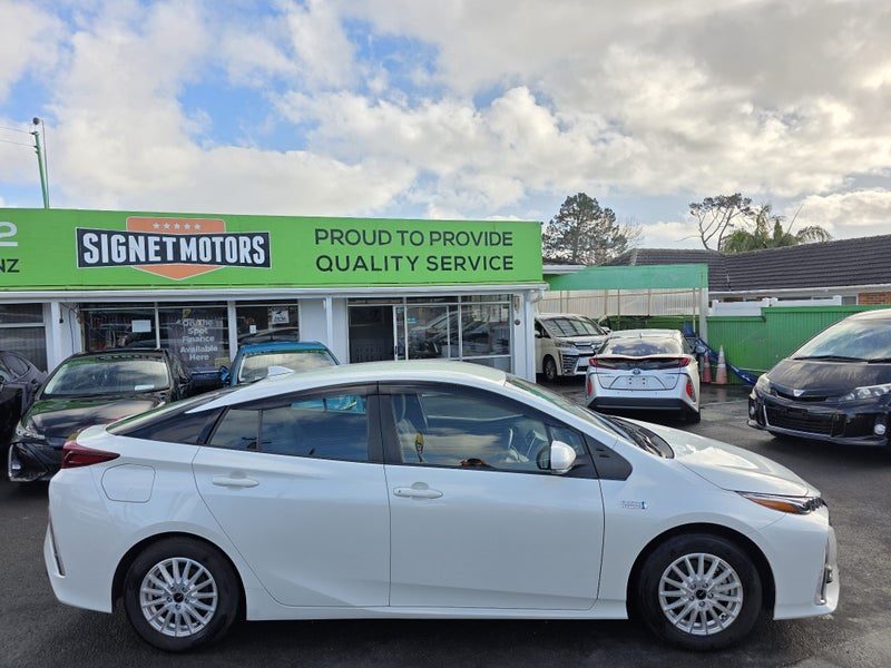 2019 Toyota Prius Hybrid PHV, S, 360 Camera!, photo 2