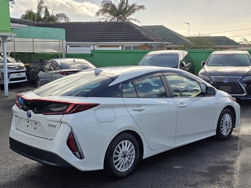 2019 Toyota Prius Hybrid PHV, S, 360 Camera!, photo 3