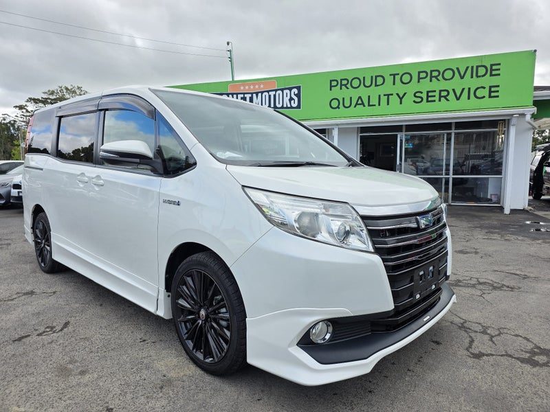 2014 Toyota Noah G! Hybrid, 7 Seat!