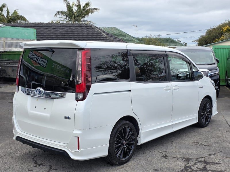 2014 Toyota Noah G! Hybrid, 7 Seat!, photo 3