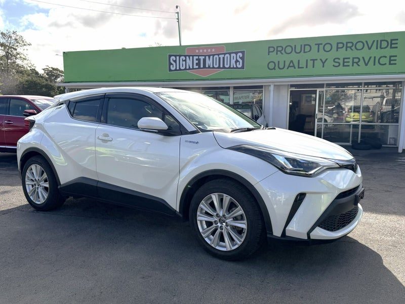 2020 Toyota C-HR G, Hybrid! LOW KM!