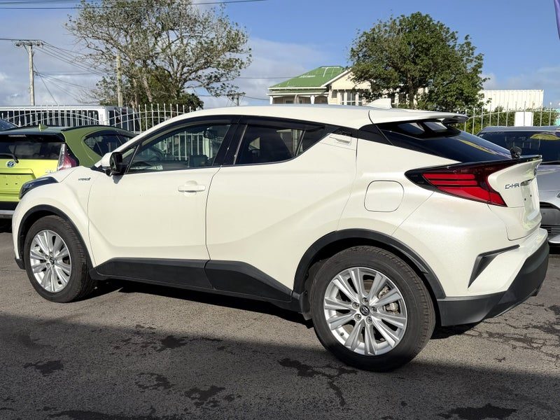 2020 Toyota C-HR G, Hybrid! LOW KM!, photo 3