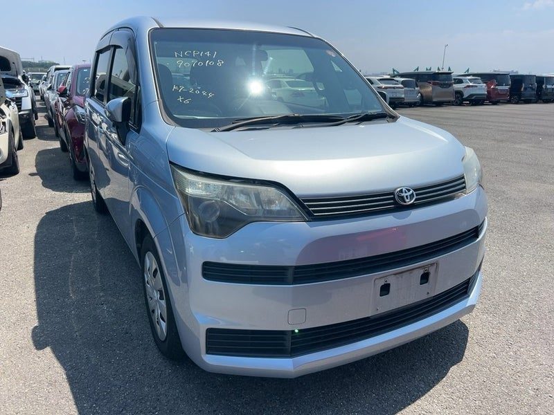 2013 Toyota Spade F!