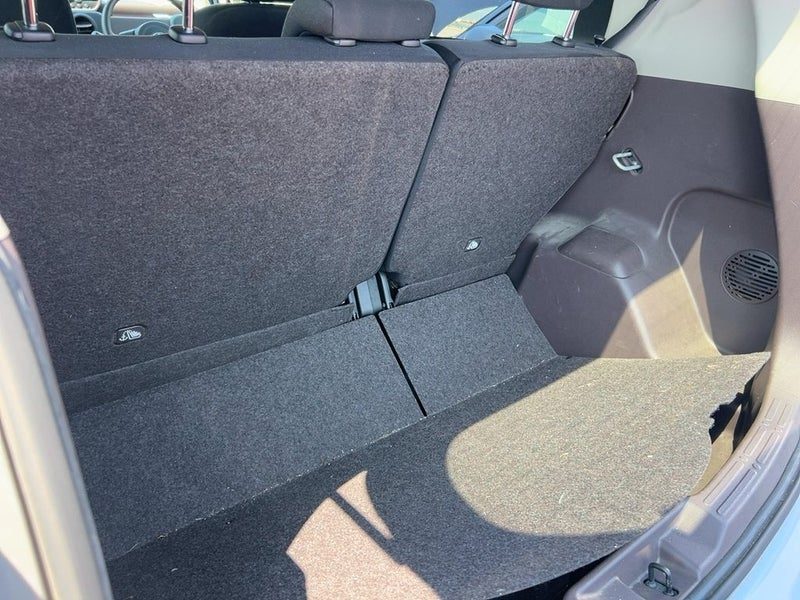 2013 Toyota Spade F!, photo 3
