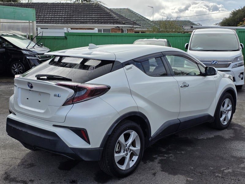 2018 Toyota C-HR S, Hybrid, Warranty!, photo 3