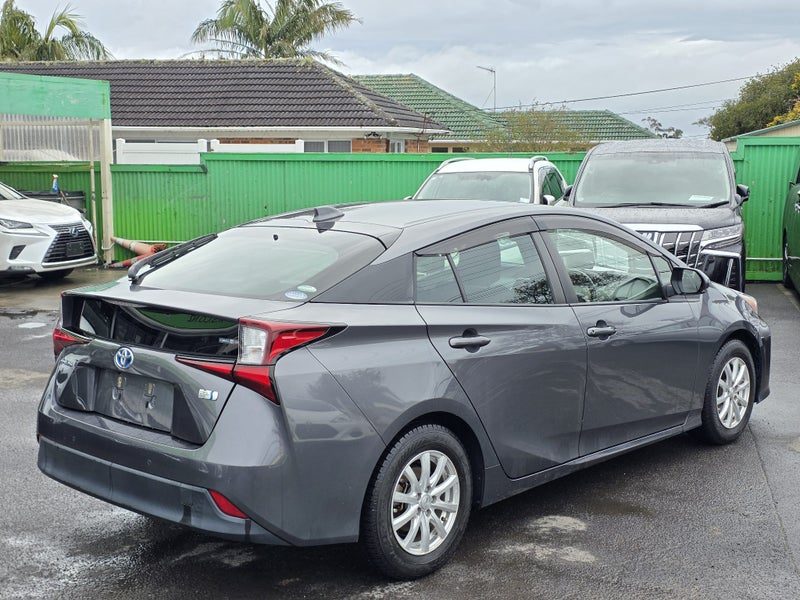 2021 Toyota Prius Hybrid! S! Radar!, photo 3