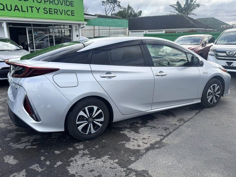 2019 Toyota Prius Hybrid PHV, SSP, photo 2