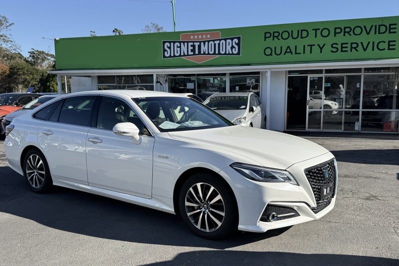 2020 Toyota Crown Hybrid! S! New tyres!