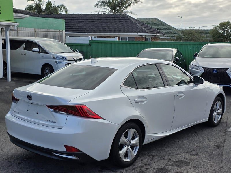 2018 Lexus IS 300h Hybrid! Radar!, photo 3